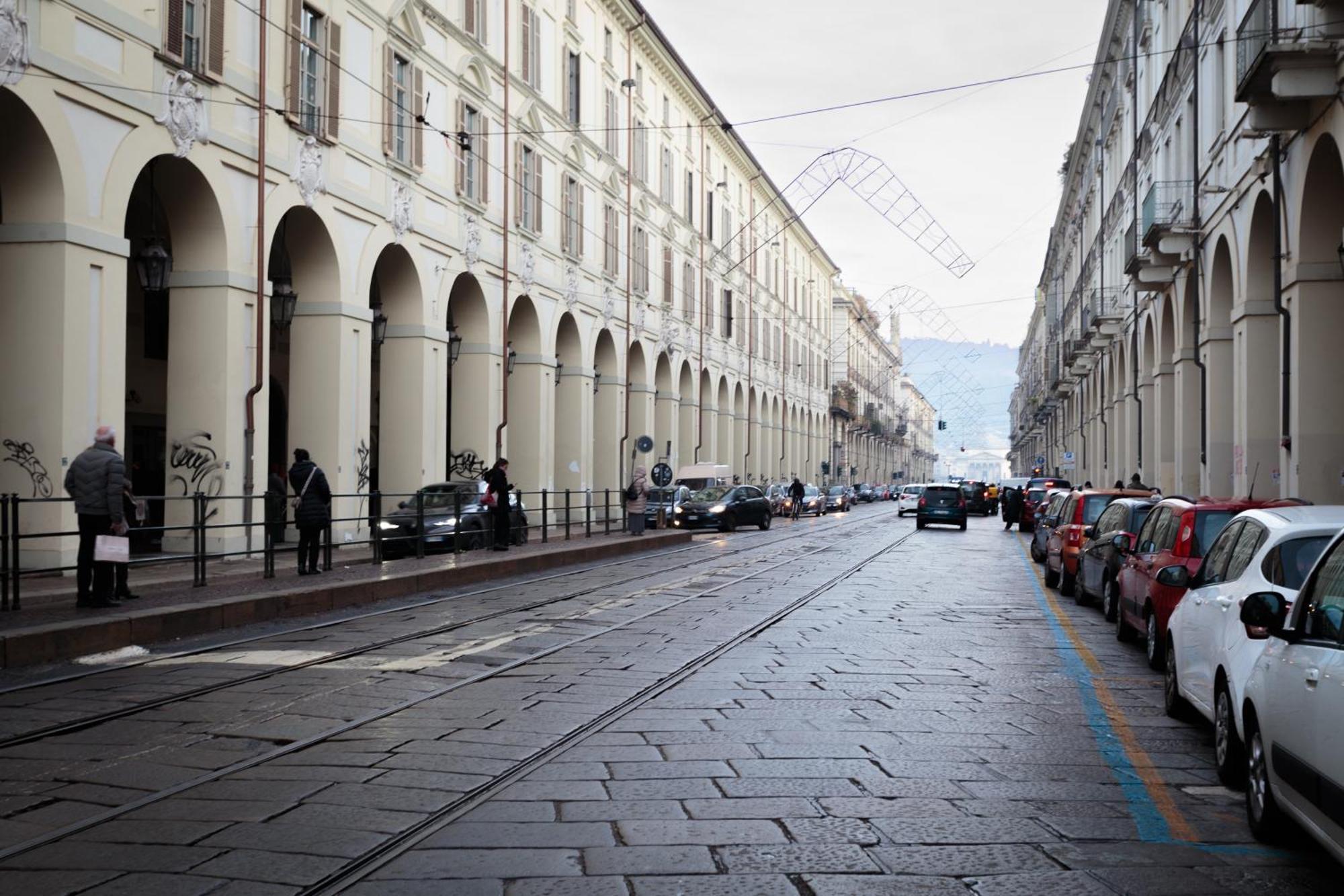 Renovated 3 Bedroom Apartment In The City Center Torino Exterior foto